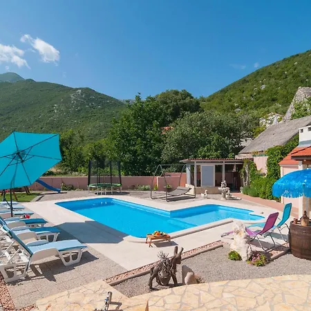 Awesome Home In Zezevica With Sauna Дом отдыха Zezevica